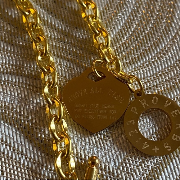 🌷$4 Bundle Add-on ~ Gold Plated Chain Bracelet w Toggle Clasp and Heart Charm - Picture 11 of 17